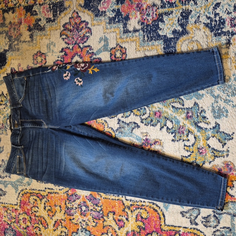 🎈Knox Rose Floral Embroidered Midrise  Ankle Cropped Skinny Jeans